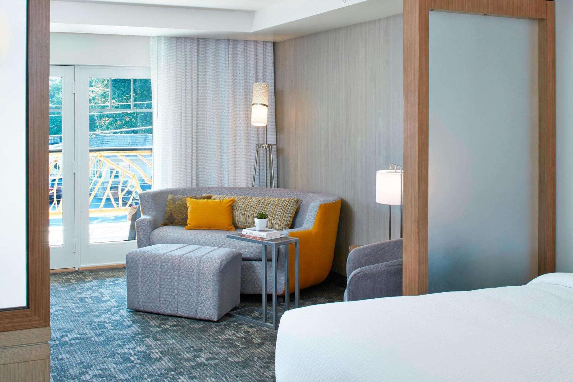 Courtyard By Marriott Озеро Джордж Экстерьер фото