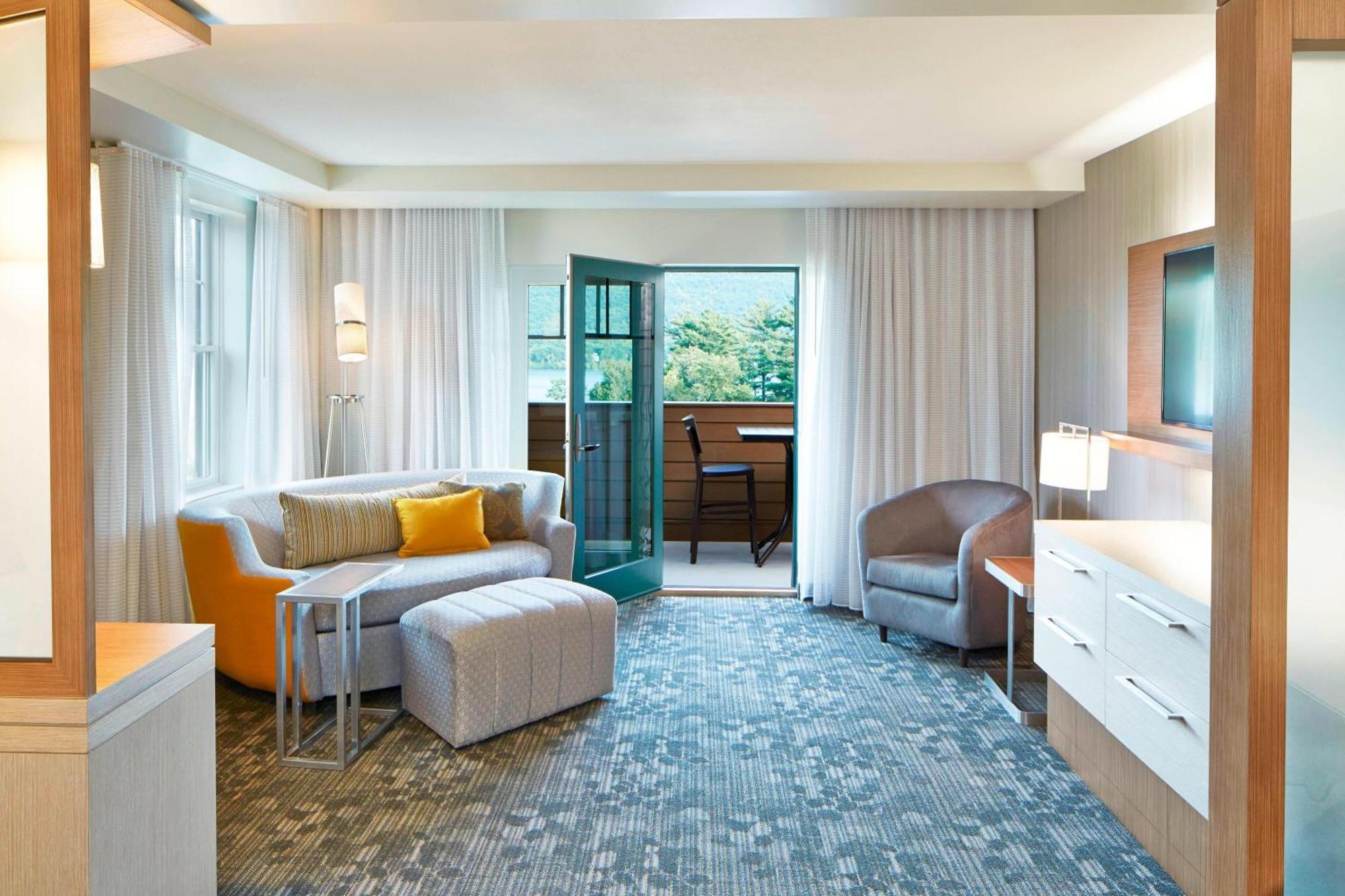 Courtyard By Marriott Озеро Джордж Экстерьер фото